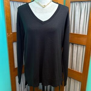 Roz & Ali Cashmere V-Neck Long Sleeve sweater